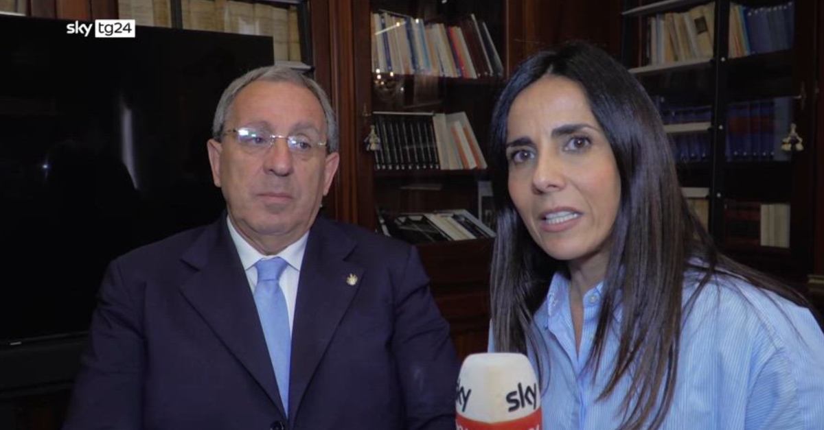 Scudetto Napoli, il prefetto: “Lunedì la squadra su 2 bus scoperti”