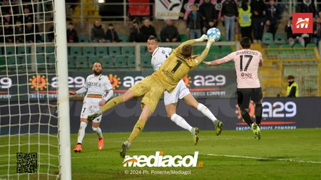 Foto IPP/Pasquale Ponente
Palermo 15/03/2024
Calcio Campionato di Serie B 2023/2024
Palermo - Venezia
nella foto Joronen Jesse Pekka
Italy Photo Press - World Copyright Calciomercato Palermo