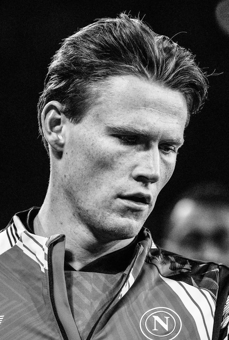 GALLERY Memories, i suggestivi scatti in bianco e nero di Napoli-Verona - immagine 13