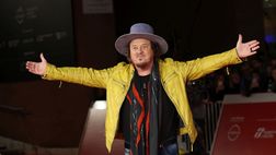 Zucchero attacca duramente Jeff Bezos: “Perché viene a rompere i cogl…?”