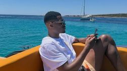 Dumfries passa al Real. La moglie posta le foto di Ibiza, i tifosi blancos le scrivono
