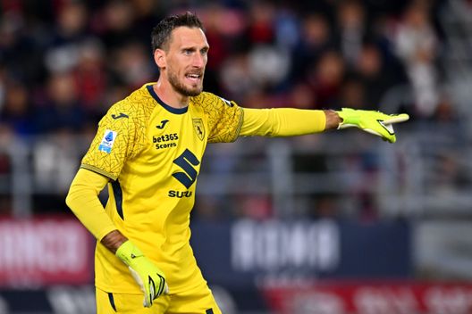 BOLOGNA, ITALY - OCTOBER 29: Alberto Paleari of Torino FC during the Serie A match between Bologna FC 1909 and Torino FC at Renato Dall'Ara Stadium on October 29, 2025 in Bologna, Italy. (Photo by Alessandro Sabattini/Getty Images)