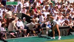 video / Wimbledon, malore sugli spalti: Sabalenka corre in aiuto