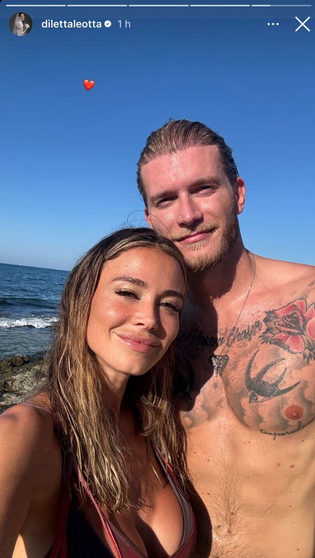 Sefie con vista per Diletta e Karius. La Leotta si gode il mare con suo marito- immagine 2