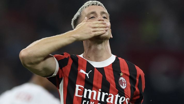 esultanza gol Alexis Saelemaekers AC Milan amichevole Milan-Monza 3-1 Trofeo Silvio Berlusconi 2024