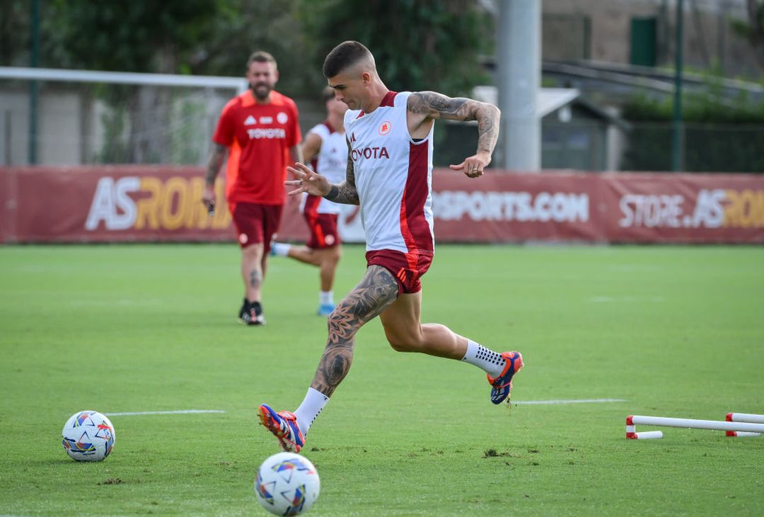 Roma, rifinitura a Trigoria alla vigilia di Cagliari: c’è Dybala – FOTO GALLERY - immagine 23