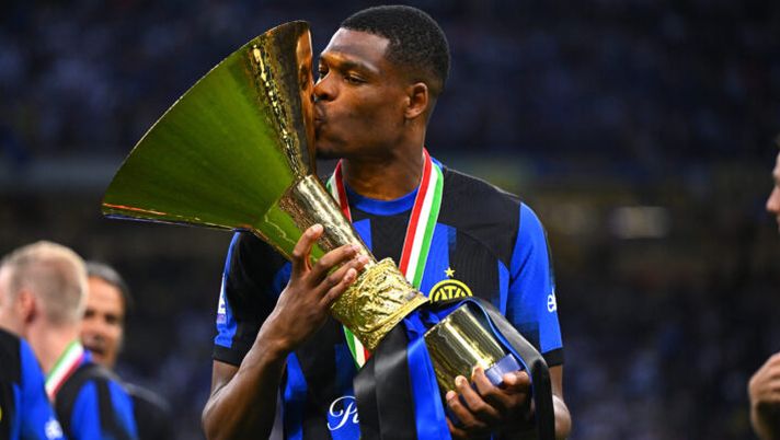 Ausilio: “Dumfries vuole restare ma vedremo le opportunità! Su Inzaghi e Valentin Carboni…” Ausilio: “Dumfries vuole restare ma vedremo le opportunità! Su Inzaghi e Valentin Carboni…” - immagine 1