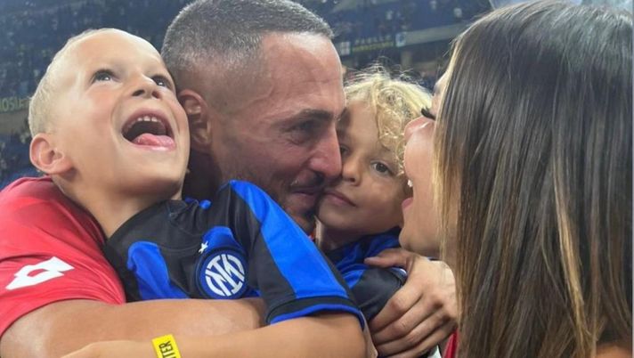 L’Inter e San Siro omaggiano D’Ambrosio, i figli allo stadio con la maglia nerazzurra - immagine 1