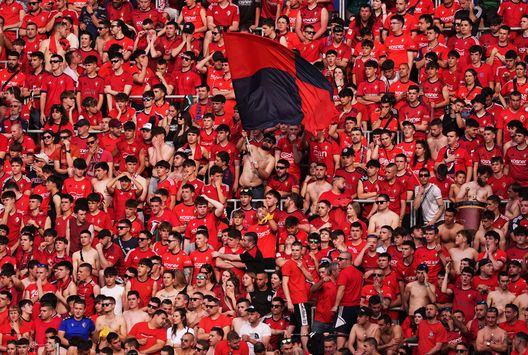 PAMPLONA, SPAGNA - 18 MAGGIO: I tifosi dell'Osasuna. (Photo by Juan Manuel Serrano Arce/Getty Images) Lisci, un italiano alla conquista di Pamplona: guiderà l’Osasuna in Liga- immagine 3