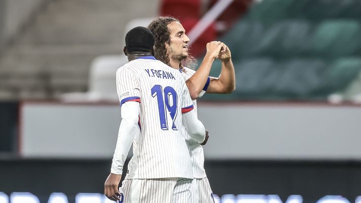 BUDAPEST, HUNGARY - OCTOBER 10: Matteo Guendouzi of France celebrates a goal with Youssouf Fofana of France during the Israel vs France Group A2 match in the 2024/25 UEFA Nations League at the Bozsik Arena in Budapest, Hungary on October 10, 2024 (Photo: David Balogh/Getty Images) Guendouzi: “Contro l’Italia partita difficile. Giochiamo contro un’ottima nazionale” - immagine 1
