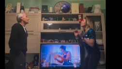 VIDEO / Beppe Baresi compie gli anni. Gli auguri con palleggio in salotto della figlia Regina