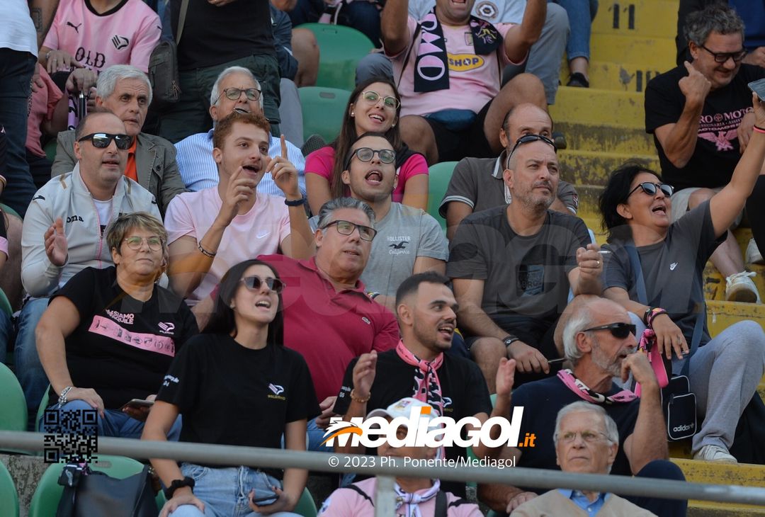 FOTOTIFO Palermo-Lecco, gli scatti ai tifosi al “Renzo Barbera” (GALLERY) - immagine 111