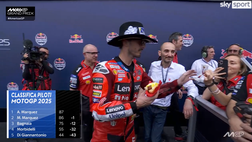 VIDEO/ Torna l’Hotdog per Bagnaia! I festeggiamenti dopo la vittoria in MotoGP Austin