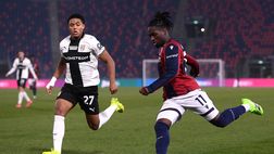 Spavento Bologna, Rowe e Castro lo salvano: 2-1 al Parma