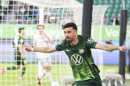 WOLFSBURG, GERMANIA – 9 MAGGIO 2025: Mohammed Amoura del VfL Wolfsburg esulta dopo l’autogol di Leo Skiri Østigård del TSG 1899 Hoffenheim (non in foto), che ha portato al primo gol del VfL Wolfsburg, durante la partita di Bundesliga tra VfL Wolfsburg e TSG 1899 Hoffenheim alla Volkswagen Arena il 9 maggio 2025 a Wolfsburg, Germania. (Foto di Maja Hitij/Getty Images) Dove guardare Wolfsburg-Stoccarda: streaming gratis, diretta TV e probabili formazioni- immagine 3