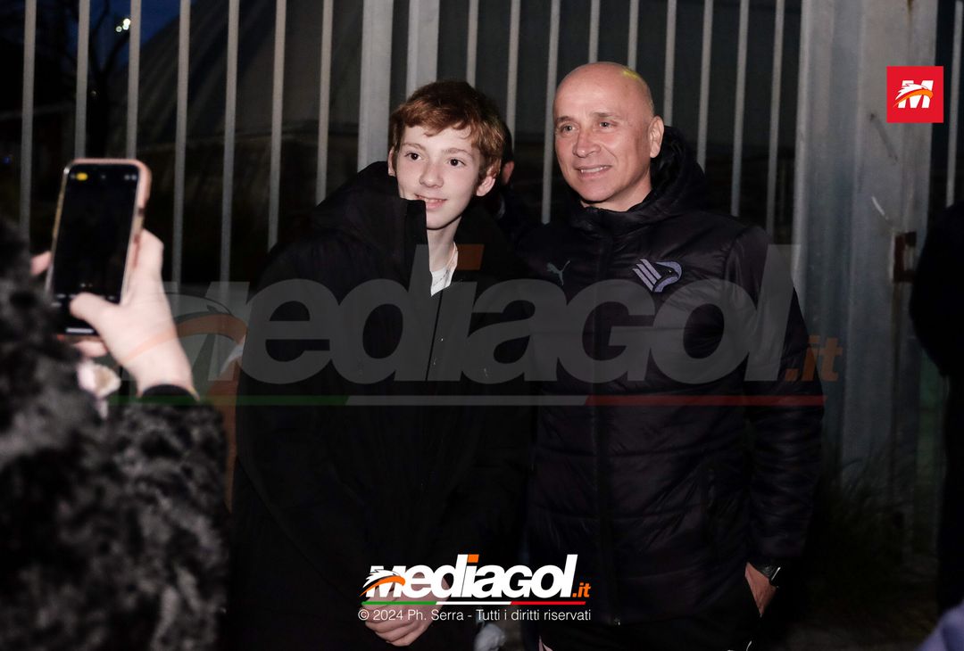 FOTO PALERMO: il Palermo FC si raduna al parcheggio dell’Ippodromo (GALLERY) - immagine 5