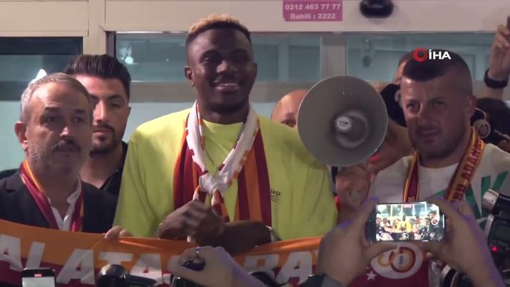 Osimhen ha firmato col Galatasaray, manca solo l’annuncio: i dettagli sulla clausola - immagine 1