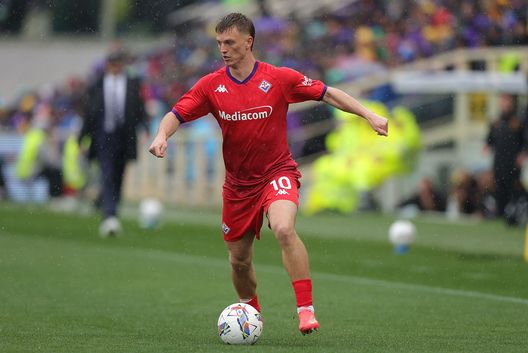 FLORENCE, ITALY - APRIL 13: Albert Gudmundsson of ACF Fiorentina in action during the Serie A match between Fiorentina and Parma at Stadio Artemio Franchi on April 13, 2025 in Florence, Italy. (Photo by Gabriele Maltinti/Getty Images) gudmundsson