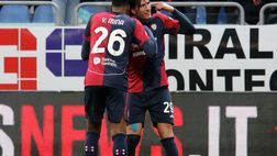 Cagliari, la gioia di Borrelli dopo il gol del pari con l’abbraccio dei tifosi