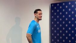 Mazzocchi veste la maglia del Napoli: l’esilarante reazione dai social