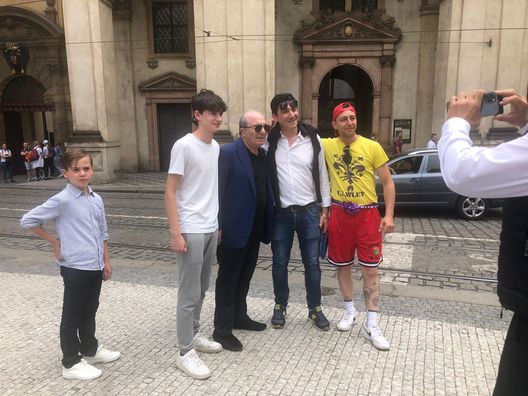 FOTO VN – Commisso in giro per Praga con la moglie- immagine 3