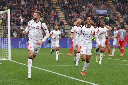 CREMONA, ITALY - MARCH 01: Strahinja Pavlovic of AC Milan celebrates after scoring his team's first goal during the Serie A match between US Cremonese and AC Milan at Stadio Giovanni Zini on March 01, 2026 in Cremona, Italy. (Photo by Francesco Scaccianoce/Getty Images)