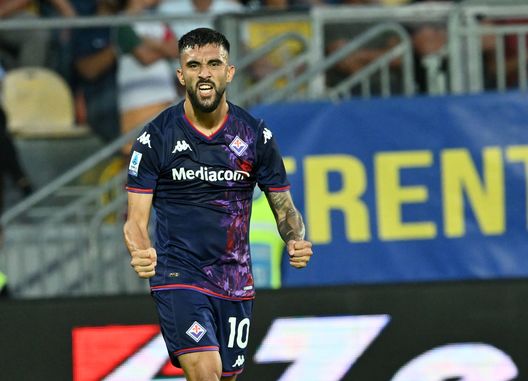 FROSINONE, ITALY - SEPTEMBER 28: Nicolas Gonzales of ACF Fiorentina celebrates after scoring opening goal during the Serie A TIM match between Frosinone Calcio and ACF Fiorentina at Stadio Benito Stirpe on September 28, 2023 in Frosinone, Italy. (Photo by Giuseppe Bellini/Getty Images) Nico Gonzalez