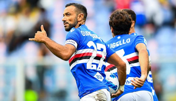 Fabio Quagliarella esulta dopo aver segnato un gol con la maglia della Sampdoria (vs Udinese, stagione 2021/22)