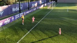 VIDEO VN – Gosens, allenamento di scarico… con i bimbi sul prato del VP