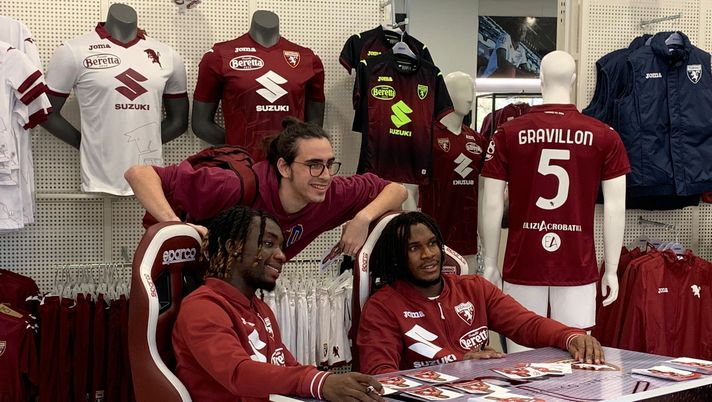Karamoh e Gravillon, pomeriggio tra foto e autografi allo Joma Store - immagine 1