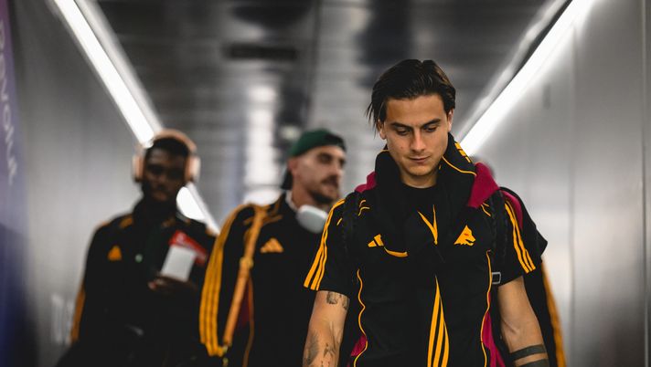 Sassuolo-Roma, la partenza in aereo dei giallorossi verso Reggio Emilia – VIDEO - immagine 1