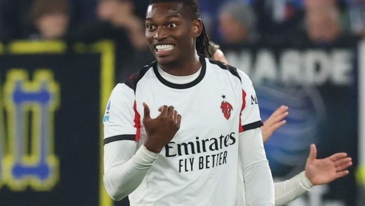 La Gazzetta commenta la partita opaca di Leao contro l'Atalanta | AC Milan News (Foto Getty Images) Atalanta-Milan, Leao delude. Allegri lo difende e spiega: 'Fastidio all'anca'