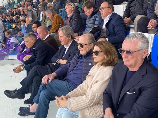 FOTO VN – Viareggio Cup, ecco tutta la dirigenza viola per la finale FOTO VN – Viareggio Cup, ecco tutta la dirigenza viola per la finale - immagine 1