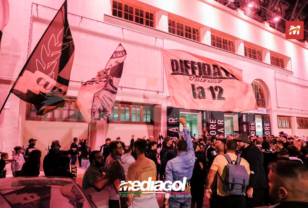 FOTO PALERMO, cori e fumogeni al Barbera: festa per i 122 anni del club (LA GALLERY) - immagine 7