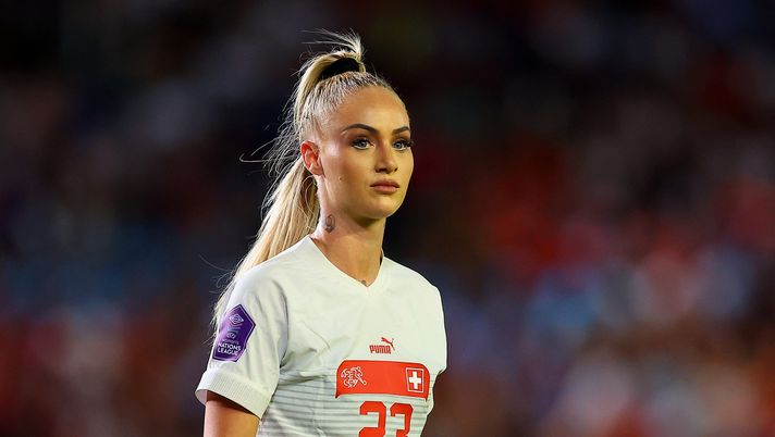 Alisha Lehmann, la proposta indecente del vip: “100mila euro per una notte di sesso” - immagine 1