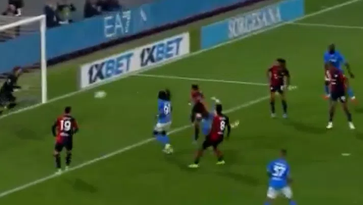 VIDEO Napoli-Cagliari 1-0, AZZURRI IN VANTAGGIO: ANCORA SCOTT! - immagine 1