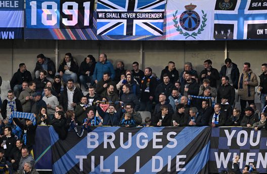 BRUGGE, BELGIO - 4 MARZO: Una vista generale mentre i tifosi del Club Brugge KV guardano prima dell'incontro degli ottavi di finale di UEFA Champions League 2024/25 tra Club Brugge KV e Aston Villa FC allo Jan Breydelstadion il 4 marzo 2025 a Bruges, in Belgio. (Foto di Mike Hewitt/Getty Images) Mechelen-Club Brugge, i giocatori chiave di questo match: da Vanaken a Lauberbach- immagine 2