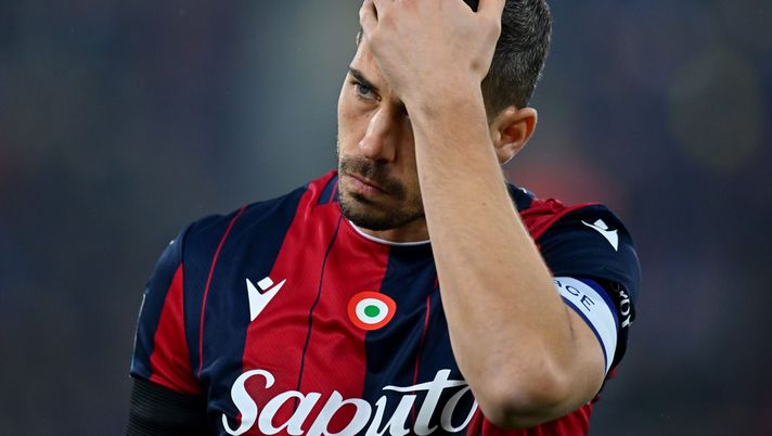 BOLOGNA, ITALY - JANUARY 18: Remo Freuler of Bologna FC reacts during the Serie A match between Bologna FC 1909 and ACF Fiorentina at Renato Dall'Ara Stadium on January 18, 2026 in Bologna, Italy. (Photo by Alessandro Sabattini/Getty Images) Classifiche a confronto: Bologna a -7 rispetto a un anno fa- immagine 1