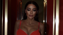 Marialuisa Jacobelli più sexy che mai: forme da urlo e sguardo magnetico