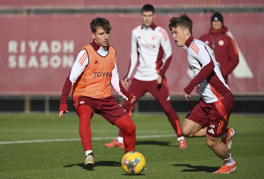 Roma, la ripresa degli allenamenti in vista del Milan – FOTO GALLERY - immagine 10