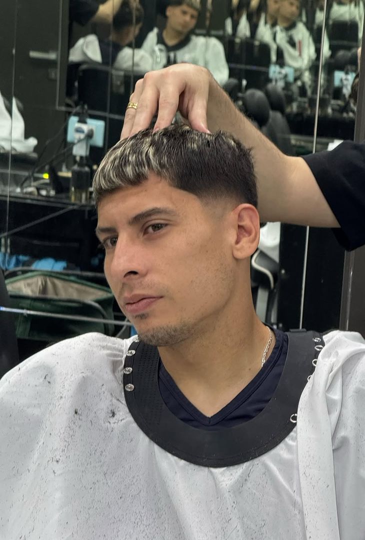 GALLERY Vigilia particolare per gli azzurri: cambio look prima della partenza - immagine 4