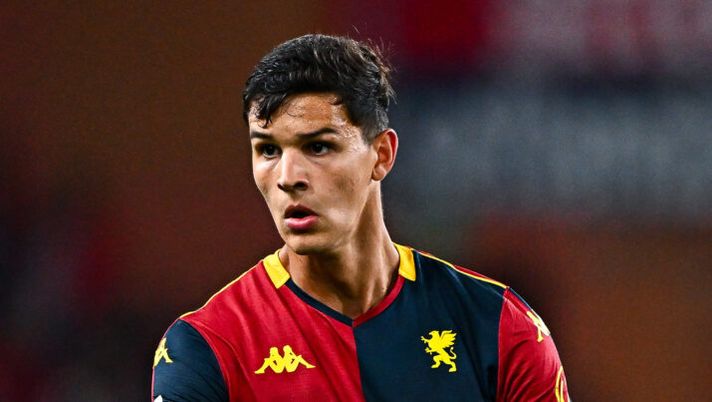 GENOA, ITALY - SEPTEMBER 25: Valentin Carboni of Genoa reacts during the Coppa Italia match between Genoa CFC and Empoli at Stadio Luigi Ferraris on September 25, 2025 in Genoa, Italy. (Photo by Simone Arveda/Getty Images) Vieira su Carboni: “Ecco cosa lo ha frenato, ci vorrà ancora un po’ di tempo: vi spiego” - immagine 1