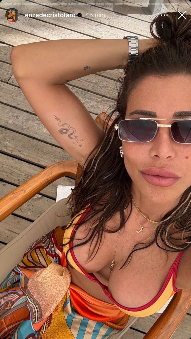 Lady D’Ambrosio, fisico top! Enza incanta sui social: curve sensuali in bikini- immagine 2