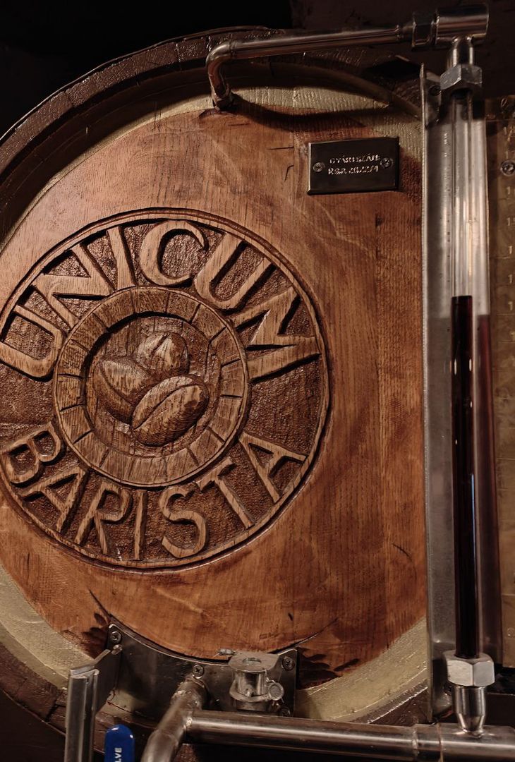 GALLERY VN – Lo stabilimento dell’Unicum: dove il proprietario è tifoso viola - immagine 14