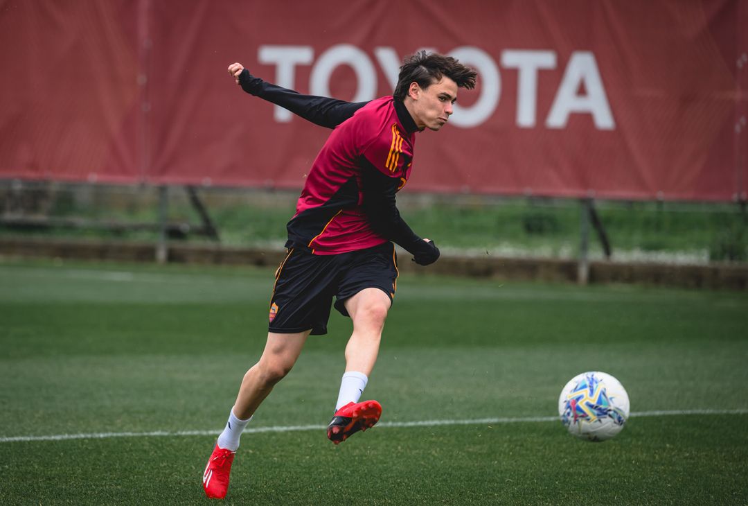 Trigoria, l’allenamento a -2 da Roma-Juventus: Dybala in gruppo – FOTO GALLERY - immagine 2