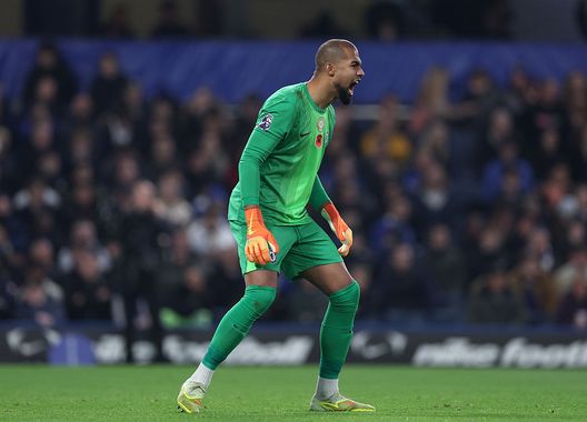 LONDON, ENGLAND - NOVEMBER 08: Robert Sanchez del Chelsea reagisce durante la partita di Premier League tra Chelsea e Wolverhampton Wanderers allo Stamford Bridge l'8 novembre 2025 a Londra, Inghilterra. (Foto di Steve Bardens/Getty Images) Robert Sanchez su Cucurella: “Ha annullato Yamal, lo ha tenuto in pugno”- immagine 3
