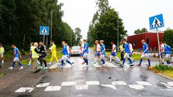 Serie A Norvegese, il KFUM come i Beatles: sulle strisce pedonali per andare…negli spogliatoi