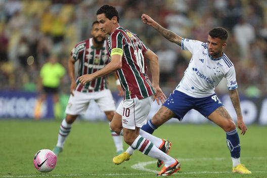 Rio de Janeiro, Brasile - 3 ottobre 2024: Ganso e Matheus Henrique durante la partita tra Fluminense e Cruzeiro. (Foto di Wagner Meier/Getty Images) Fluminense-Cruzeiro, precedenti e statistiche tra le due squadre brasiliane- immagine 2