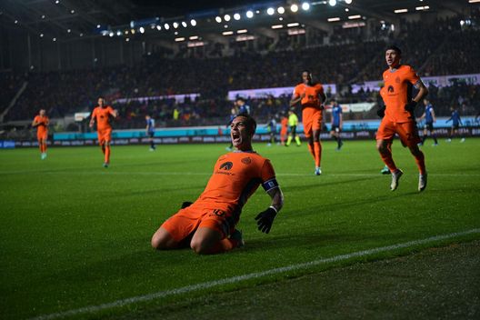 Lautaro e Calhanoglu super, l’Inter li celebra: “Mai sentita la storia di un toro e un mago?”- immagine 2