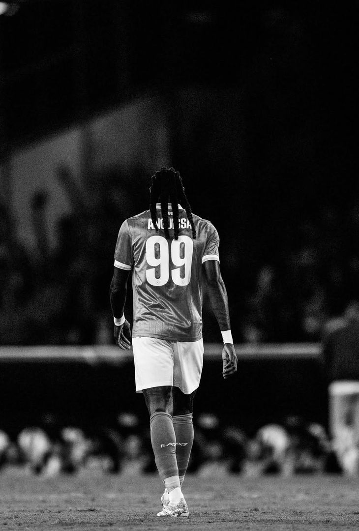 L'estasi per la prestazione di Kevin De Bruyne e la gioia per la doppietta messa a referto da Rasmus Hojlund: due sentimenti positivi (e cardini) rappresentati alla perfezione dal riassunto 'in bianco e nero' di Napoli-Sporting Lisbona realizzato dall'admin dell'account Instagram della compagine partenopea.